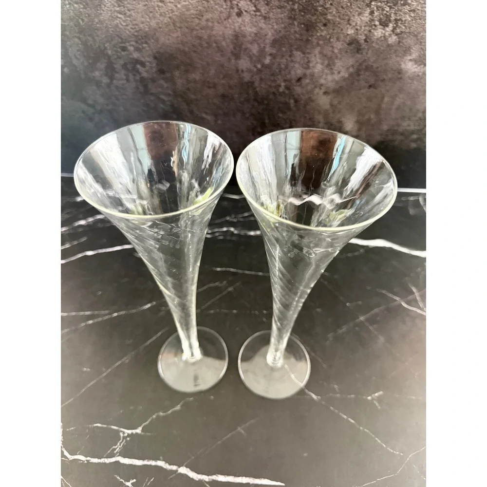 PAIR (2) Trumpet Hollow Stem Diamond Swirl 10 1/8in Champagne Glasses